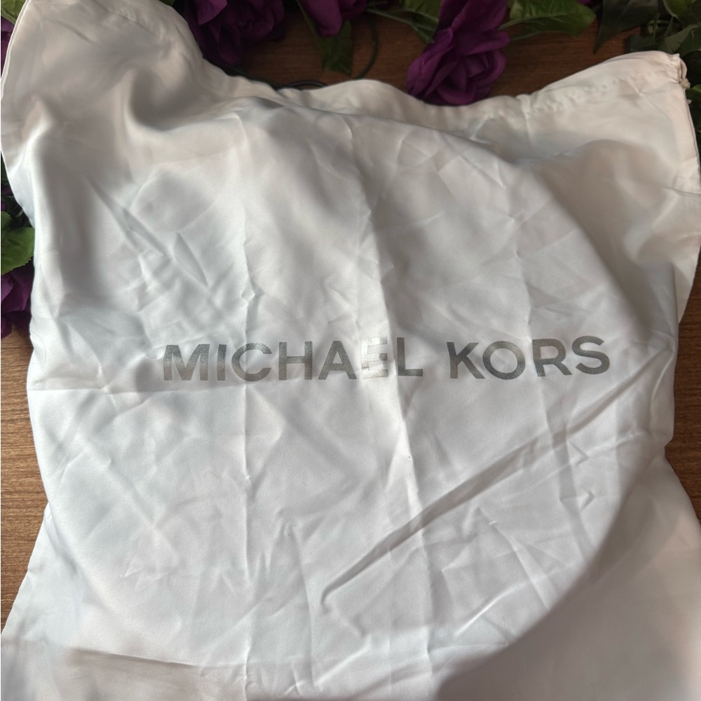 NWT Michael Kors Rhea Medium Logo Jacquard Backpack - Picture 5 of 7